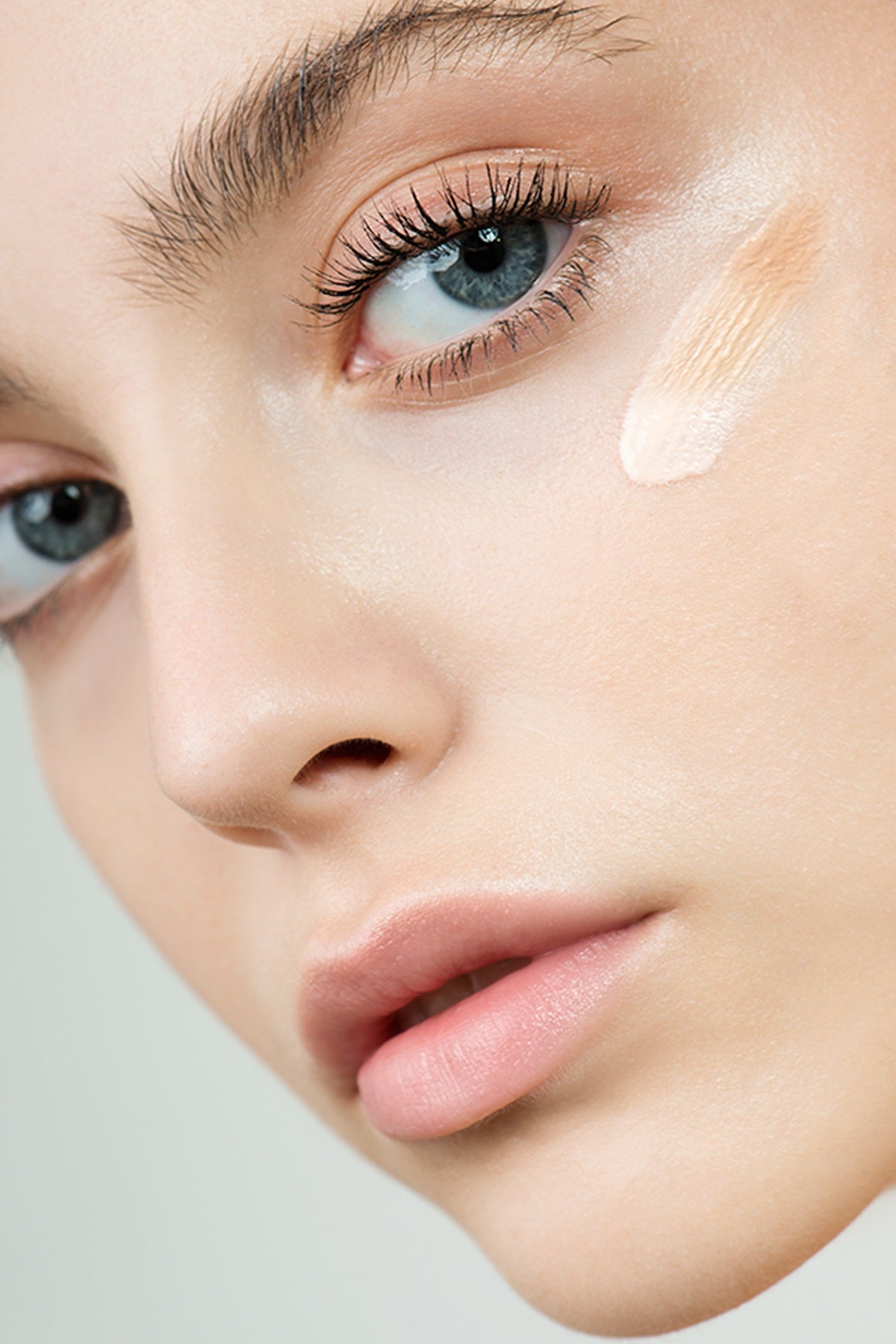 24k Altın Yüz Serumu + Retouch Ton Eşitleyici Krem Paketi